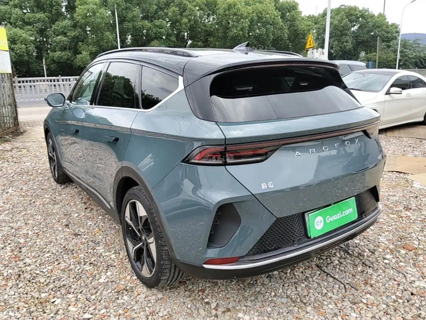 ARCFOX Alpha T 2023 688E+ Forest Edition 160kW — миниатюра 4