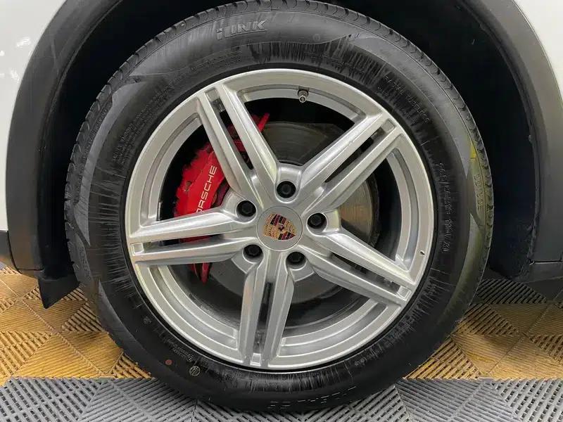 Cayenne 2011 Cayenne S Hybrid 3.0T — миниатюра 15