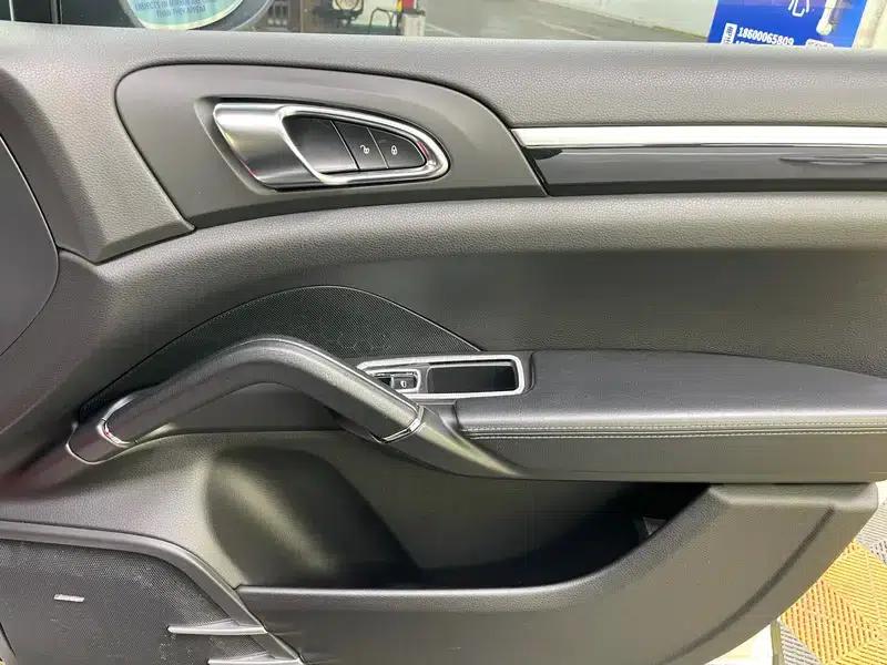 Cayenne 2011 Cayenne S Hybrid 3.0T — миниатюра 19