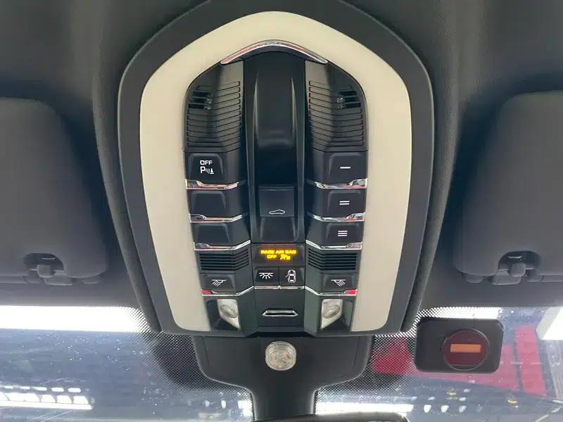 Cayenne 2011 Cayenne S Hybrid 3.0T — миниатюра 23
