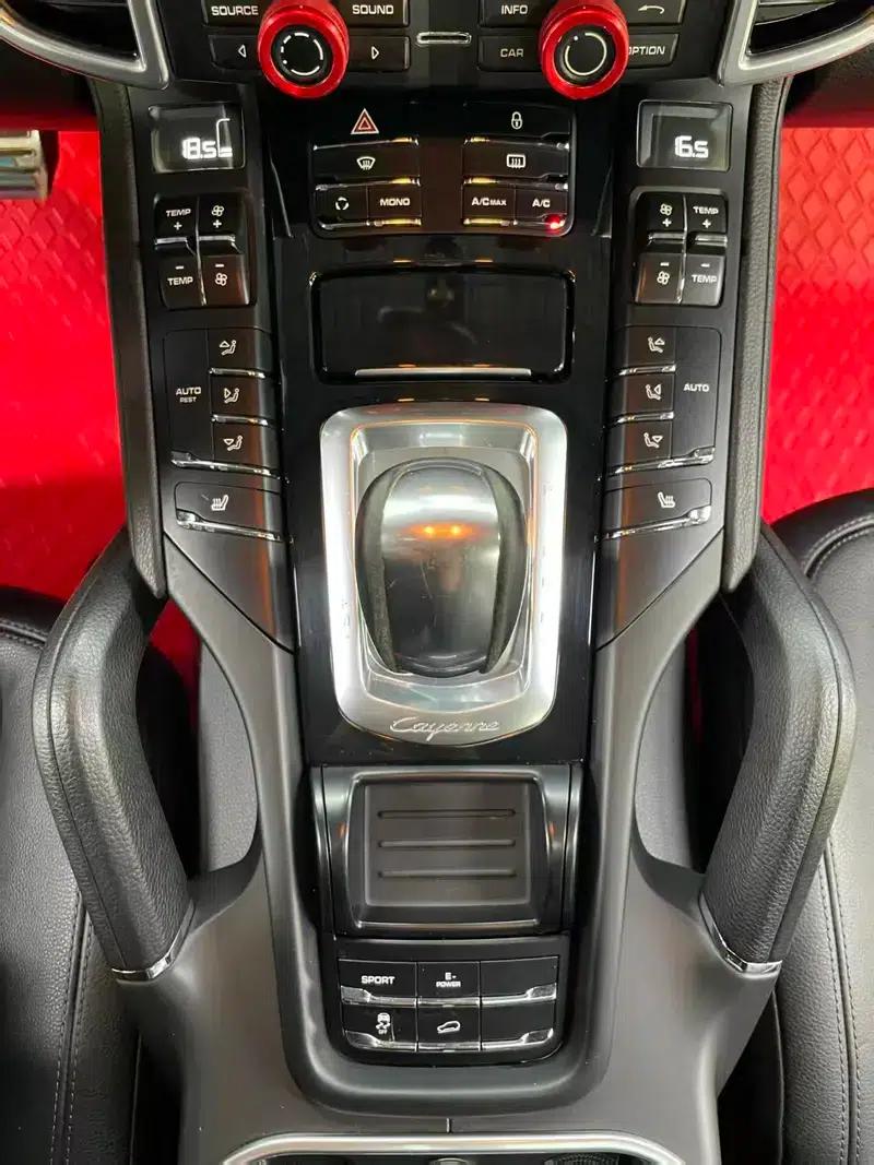 Cayenne 2011 Cayenne S Hybrid 3.0T — миниатюра 24