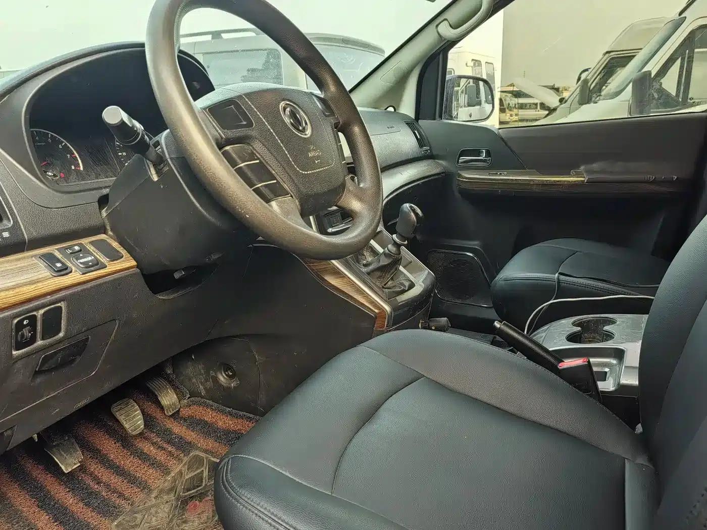 Lingzhi PLUS 2021 2.0L Manual Deluxe 7-Seater — миниатюра 7