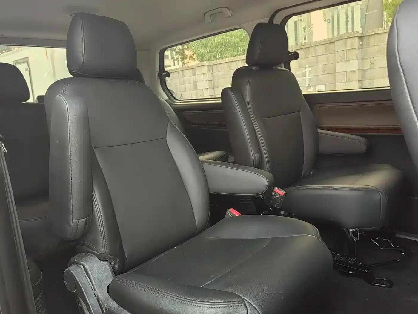 Lingzhi PLUS 2021 2.0L Manual Deluxe 7-Seater — миниатюра 8