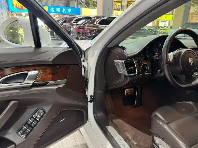 Panamera 2010 Panamera Turbo 4.8T — миниатюра 15