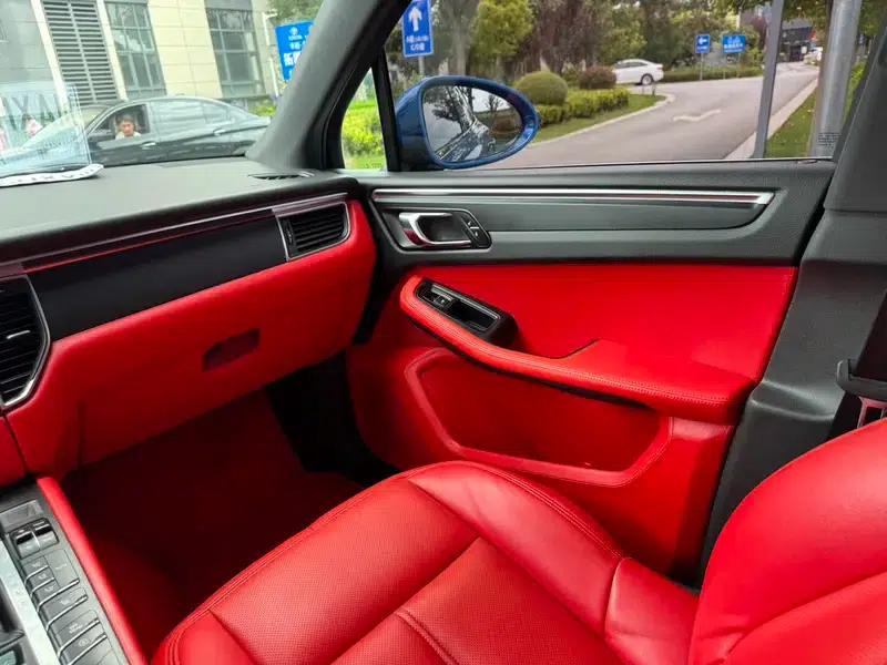 2016 Macan 2.0T — миниатюра 17