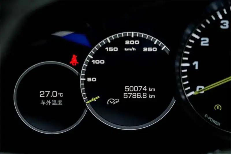 Cayenne E-Hybrid 2021 Cayenne E-Hybrid 2.0T — миниатюра 17