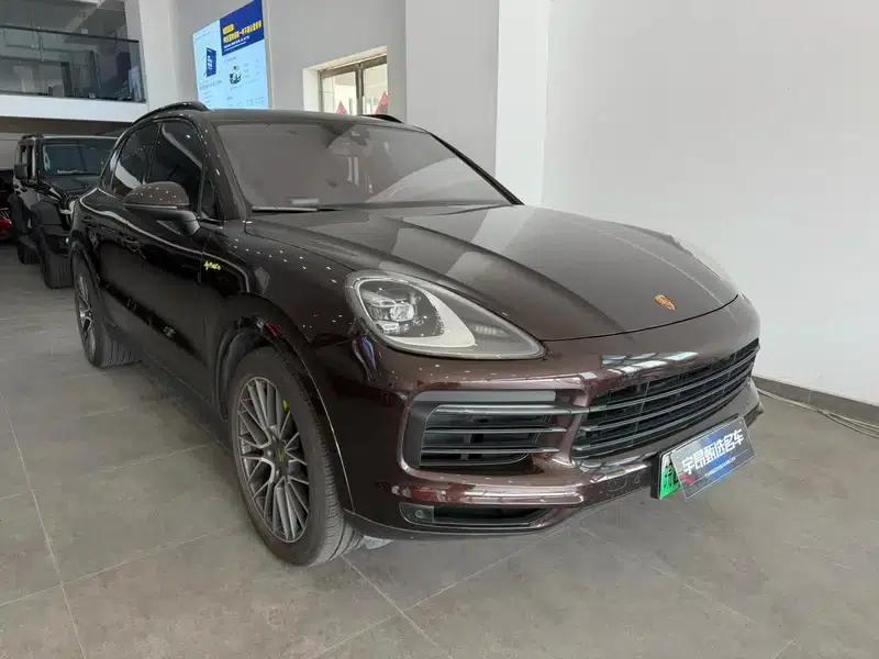 2022 Cayenne E-Hybrid 2.0T Platinum Edition — миниатюра 3