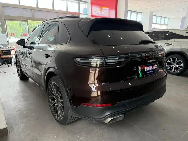 2022 Cayenne E-Hybrid 2.0T Platinum Edition — миниатюра 4