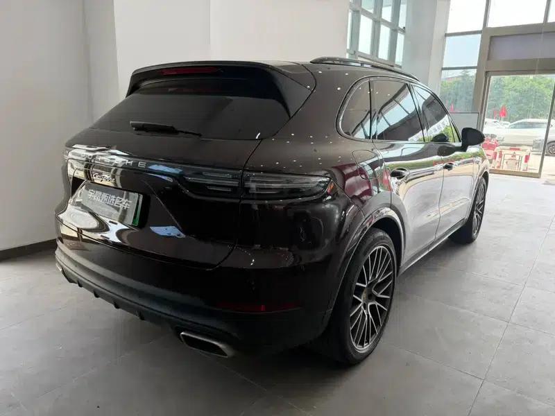 2022 Cayenne E-Hybrid 2.0T Platinum Edition — миниатюра 6
