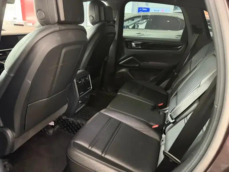 2022 Cayenne E-Hybrid 2.0T Platinum Edition — миниатюра 9