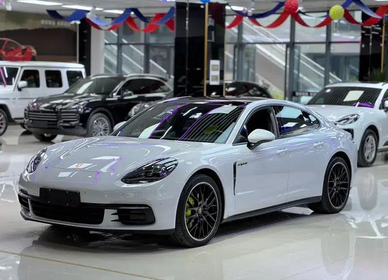 Panamera E-Hybrid 2018 Panamera 4 E-Hybrid 2.9T — миниатюра 1