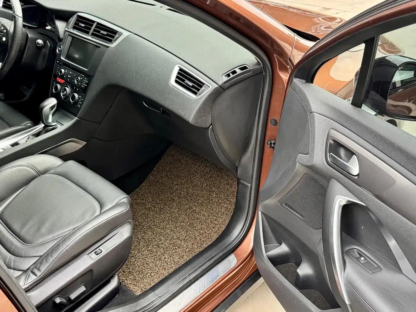 DS 6 2014 1.6T Luxury Edition THP160 — миниатюра 12