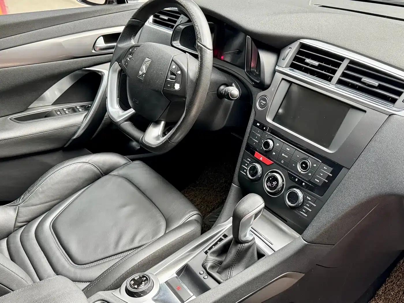 DS 6 2014 1.6T Luxury Edition THP160 — миниатюра 15