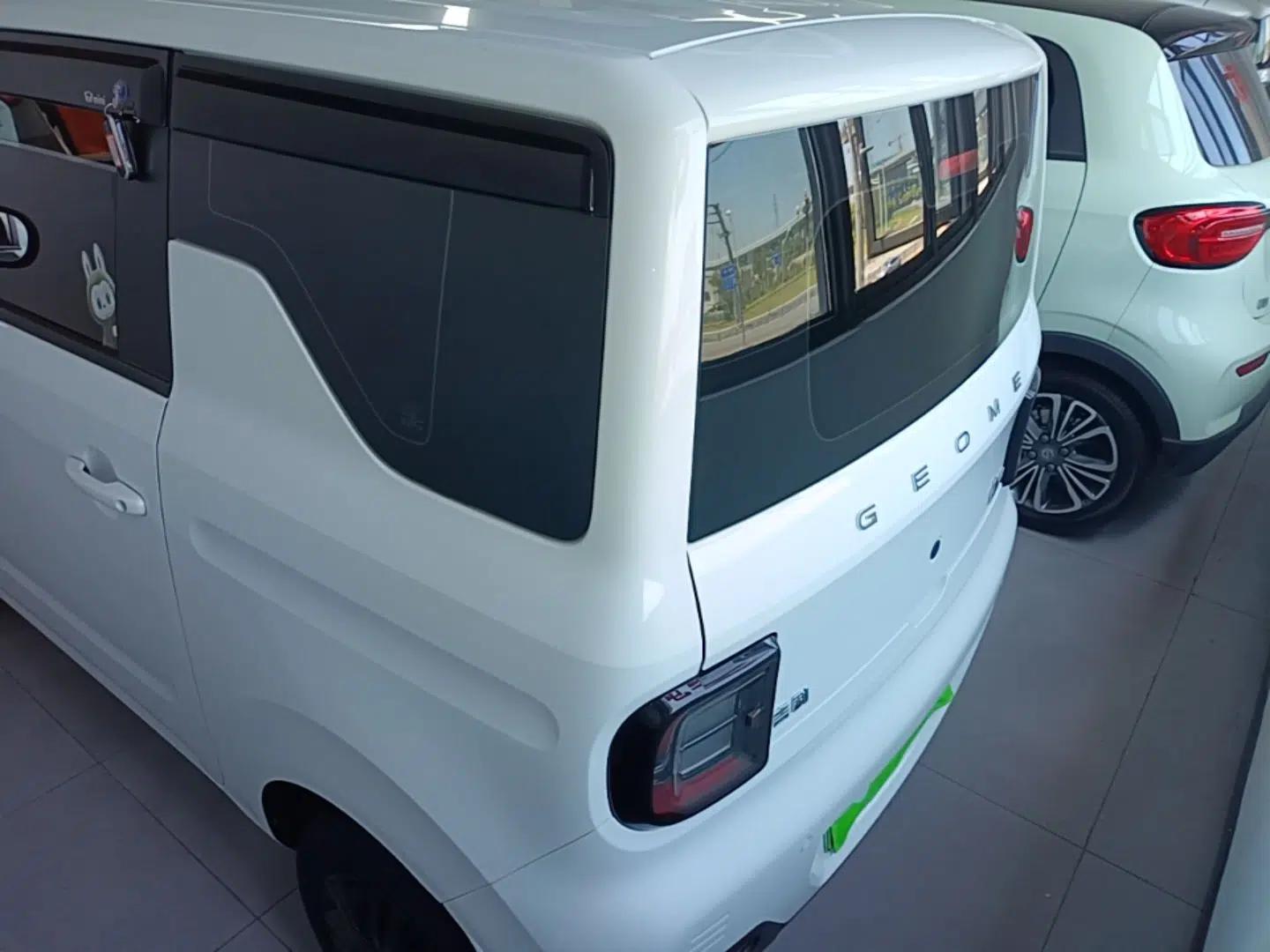 Geely Galaxy Panda 2023 Panda Mini 200km Endurance Bear — миниатюра 4