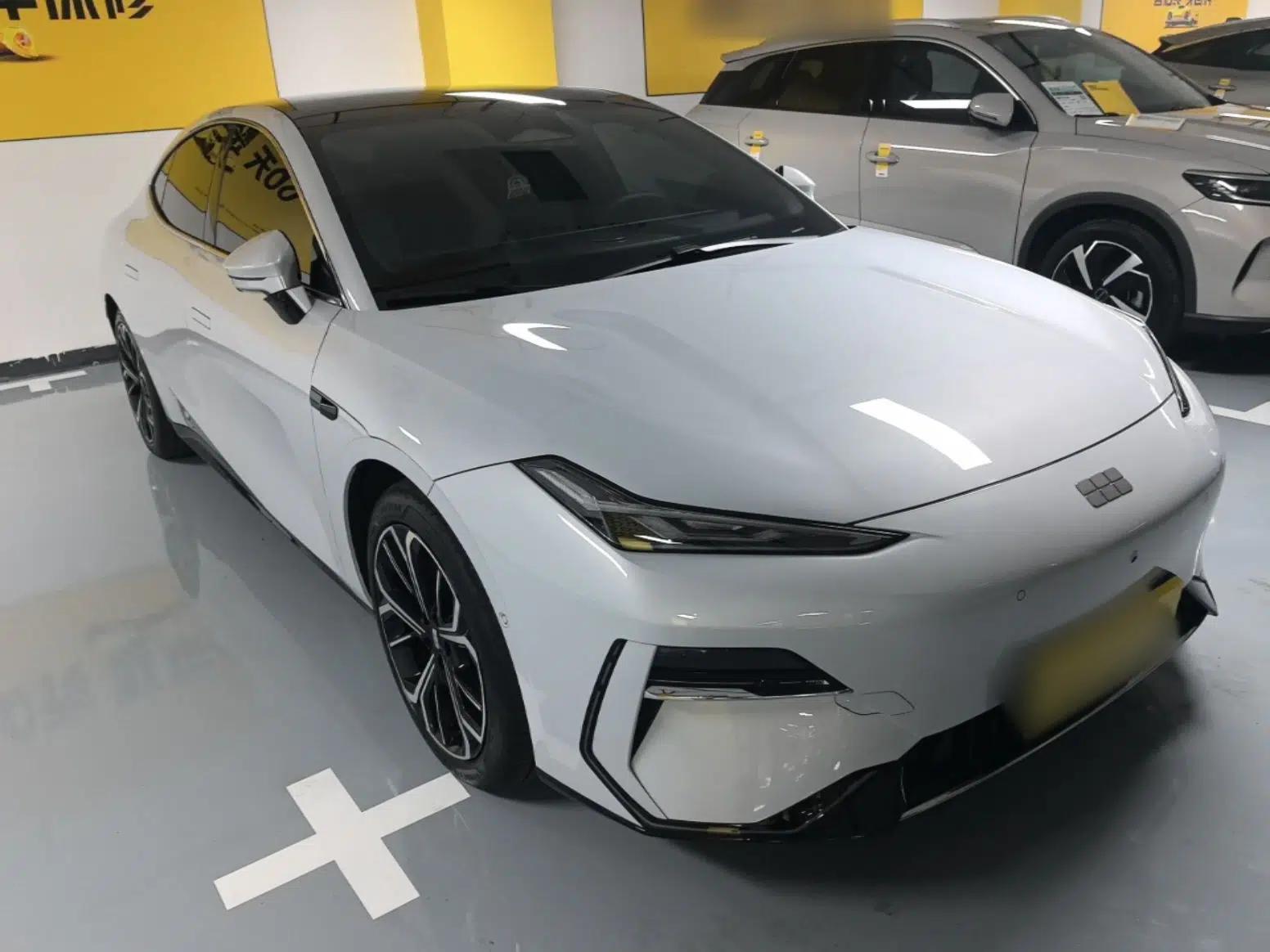 Geely Galaxy E8 2025 700 km Long-Range Intelligent Driving Version — миниатюра 3