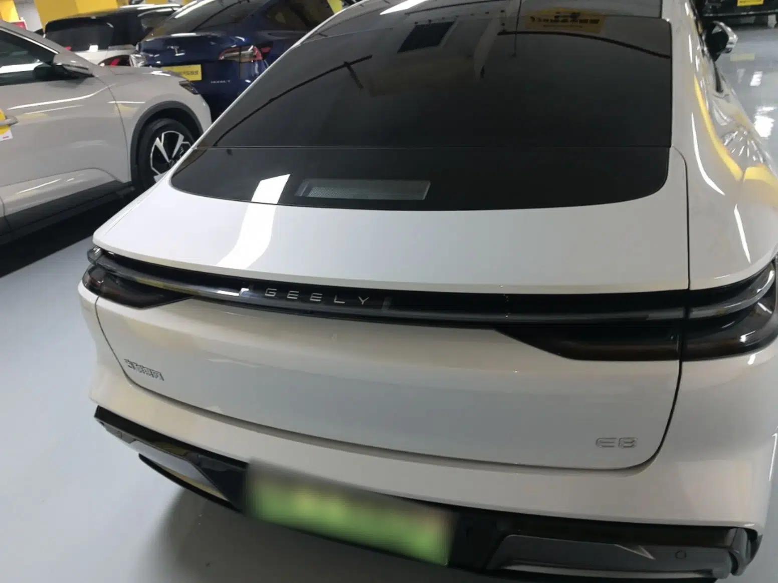 Geely Galaxy E8 2025 700 km Long-Range Intelligent Driving Version — миниатюра 5
