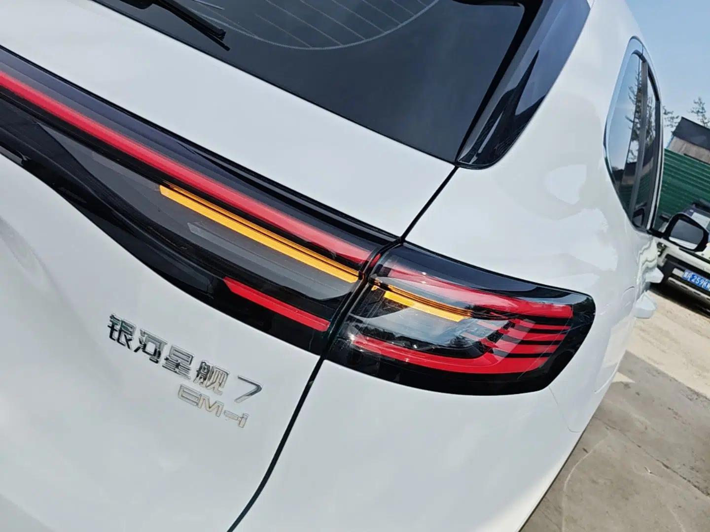 Geely Galaxy Xingjian 7 EM-i 2025 120km Exploration+ Version — миниатюра 9