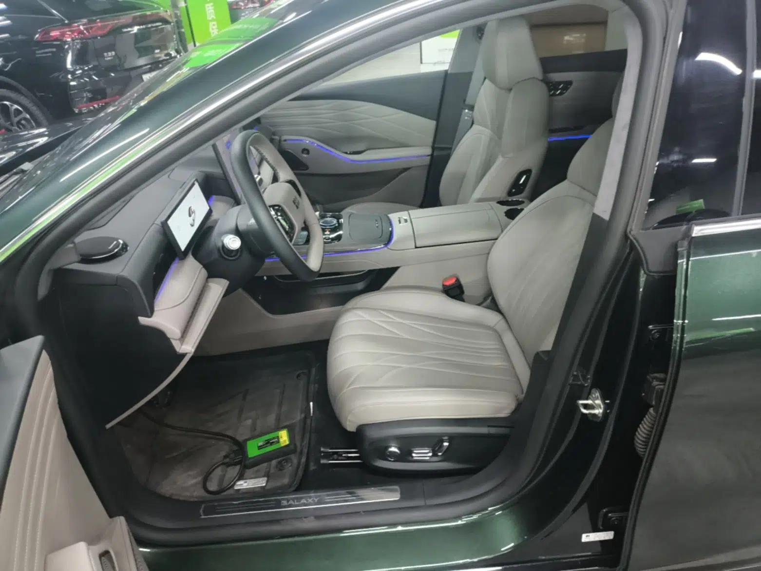 Geely Galaxy 8 2025 130km EM-P Starship Edition — миниатюра 17