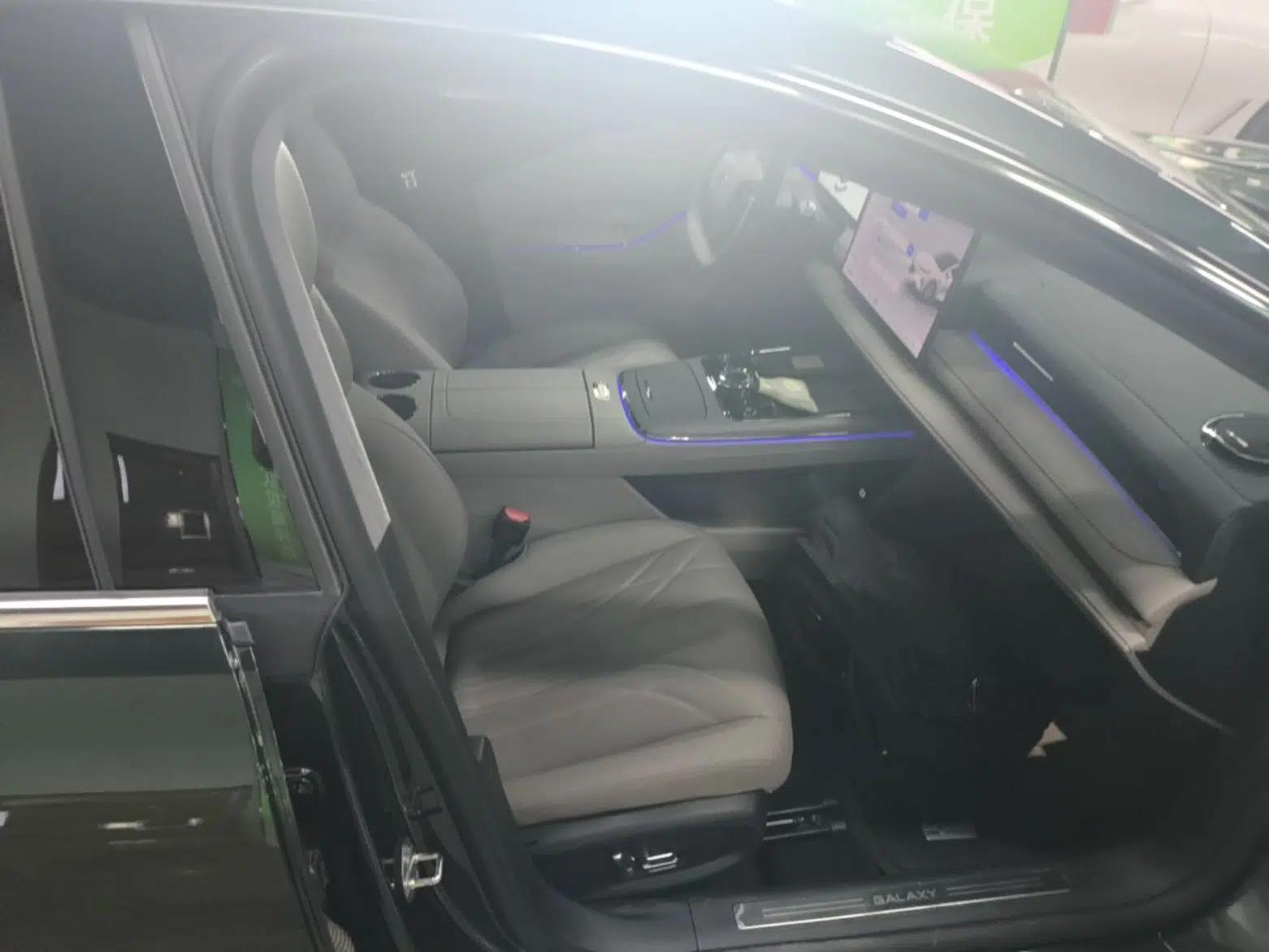 Geely Galaxy 8 2025 130km EM-P Starship Edition — миниатюра 19