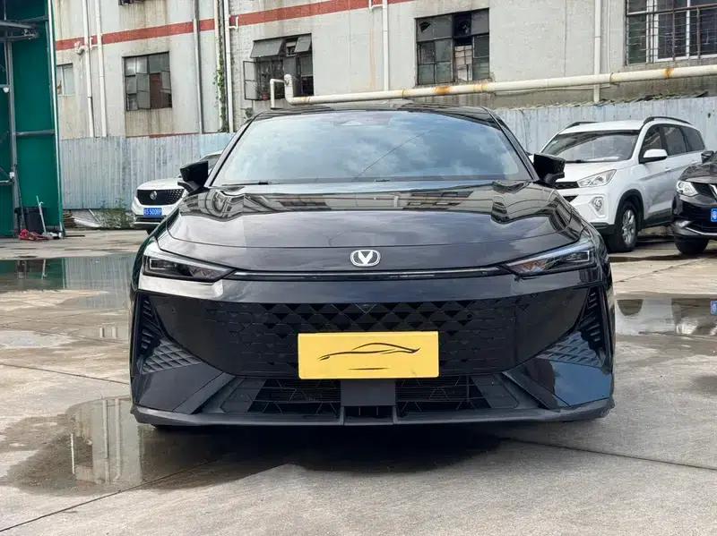 Changan UNI-V 2024 1.5T Premium Edition — миниатюра 2