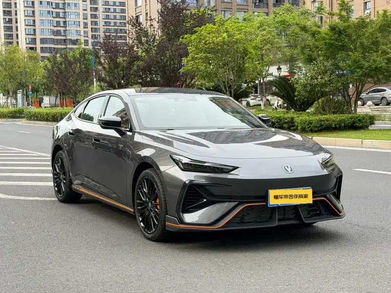 Changan UNI-V 2025 Model, Third Generation, 2.0T Sport Edition — миниатюра 3