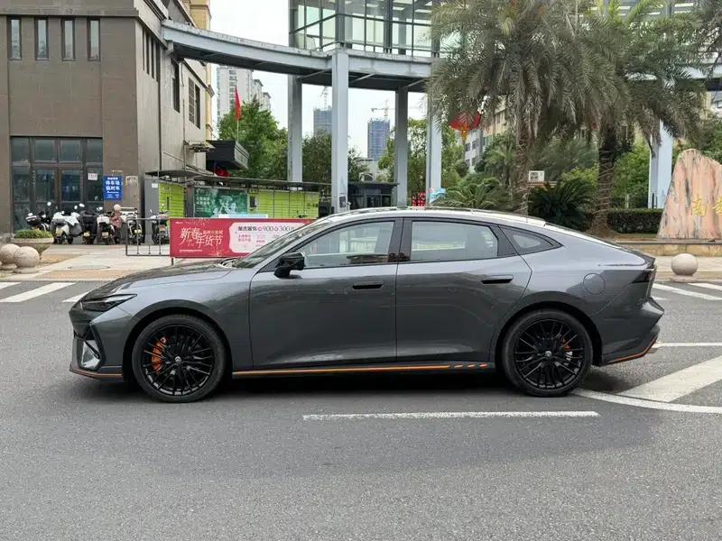 Changan UNI-V 2025 Model, Third Generation, 2.0T Sport Edition — миниатюра 4