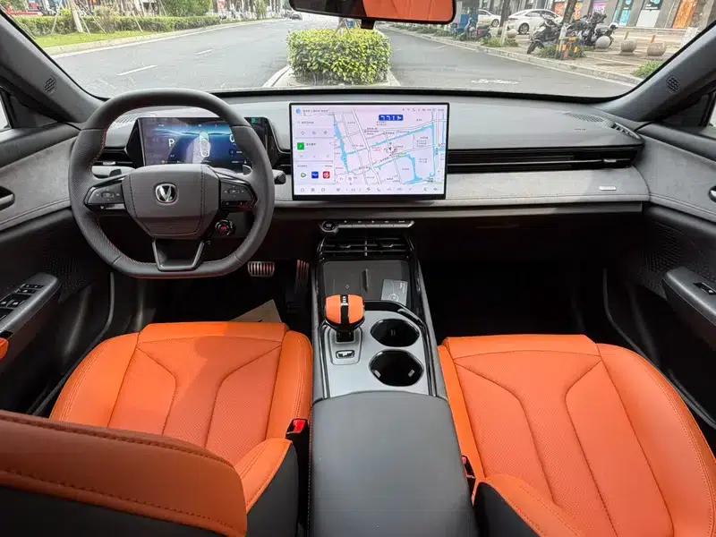 Changan UNI-V 2025 Model, Third Generation, 2.0T Sport Edition — миниатюра 9