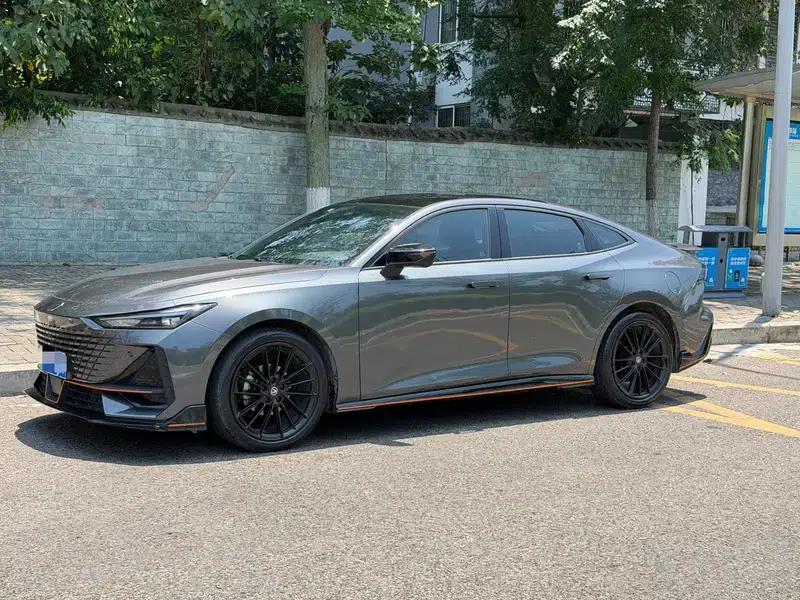 Changan UNI-V 2023 1.5T Sport Edition — миниатюра 1
