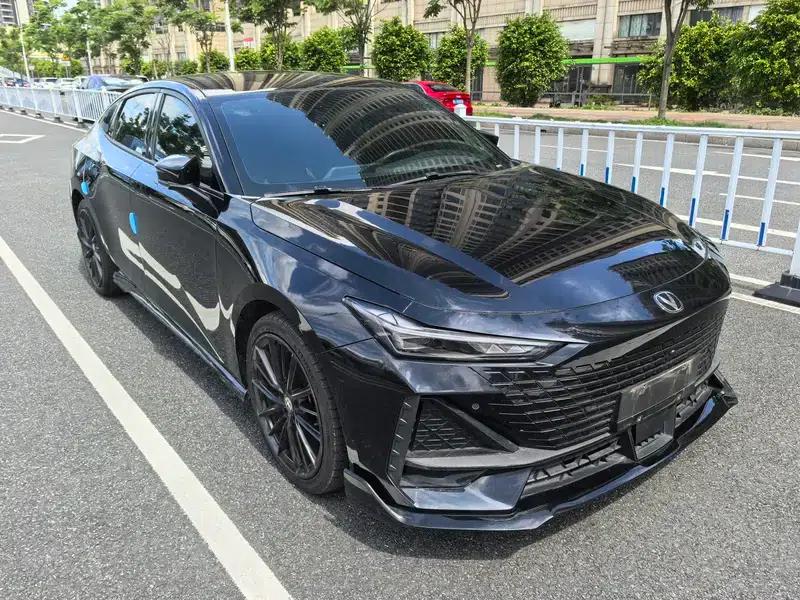 Changan UNI-V 2023 1.5T Premium Edition — миниатюра 3