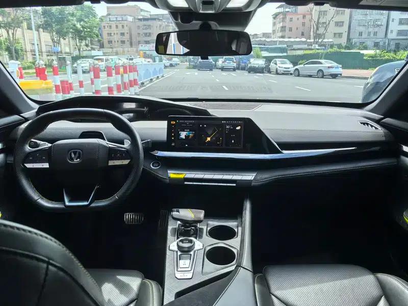 Changan UNI-V 2023 1.5T Premium Edition — миниатюра 8