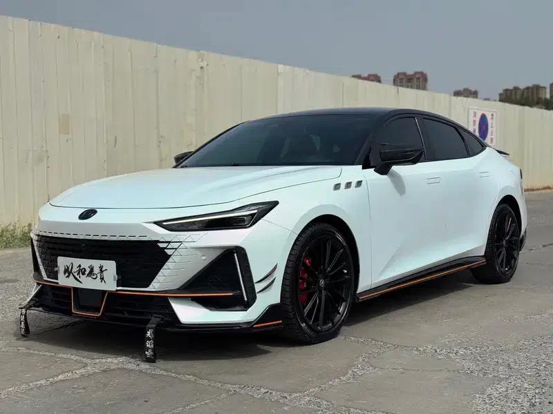 Changan UNI-V 2023 1.5T Sport Edition — миниатюра 1