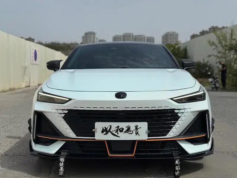 Changan UNI-V 2023 1.5T Sport Edition — миниатюра 2