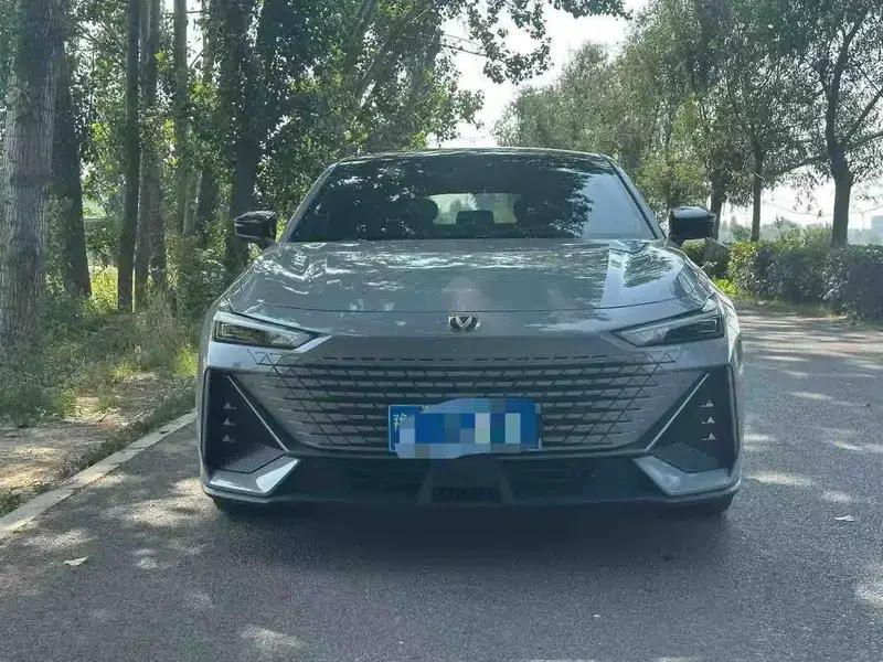 Changan UNI-V 2022 1.5T Smart Navigation Edition — миниатюра 2