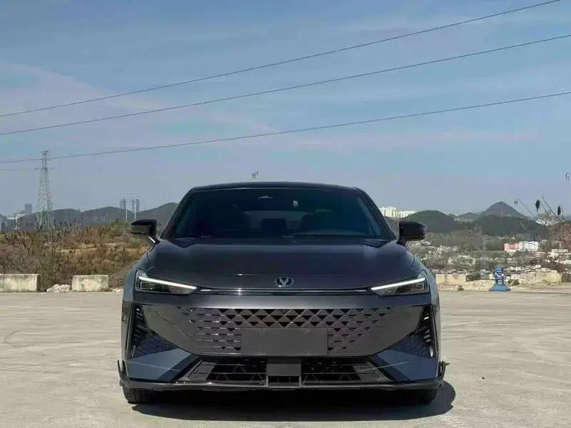 Changan UNI-V 2024 1.5T Premium Edition — миниатюра 2