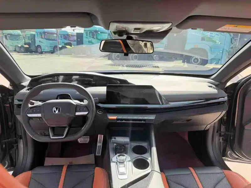 Changan UNI-V 2024 1.5T Premium Edition — миниатюра 8