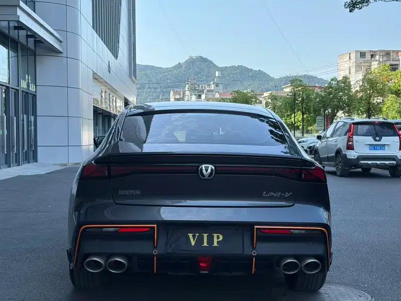 Changan UNI-V 2023 1.5T Sport Edition — миниатюра 5