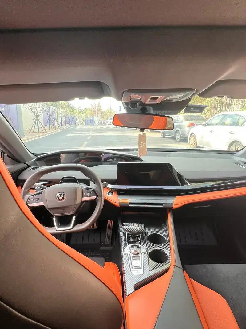 Changan UNI-V 2023 1.5T Sport Edition — миниатюра 8