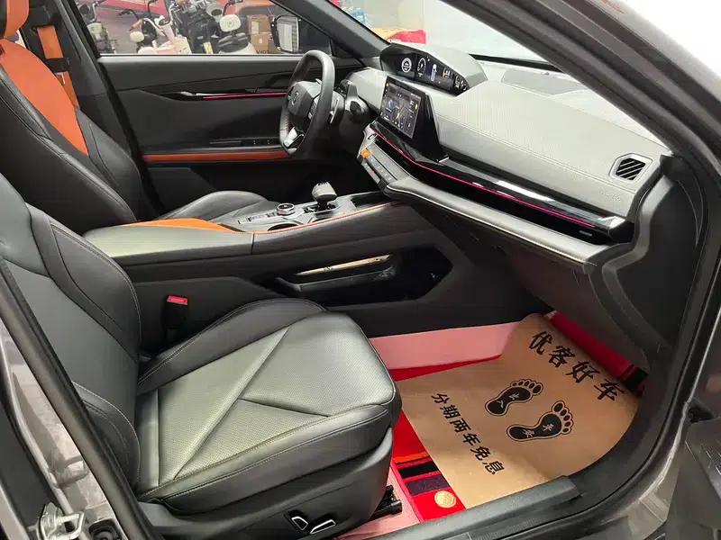 Changan UNI-V 2022 1.5T Premium Edition — миниатюра 18