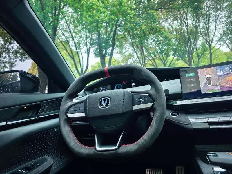 Changan UNI-V 2022 1.5T Premium Edition — миниатюра 15