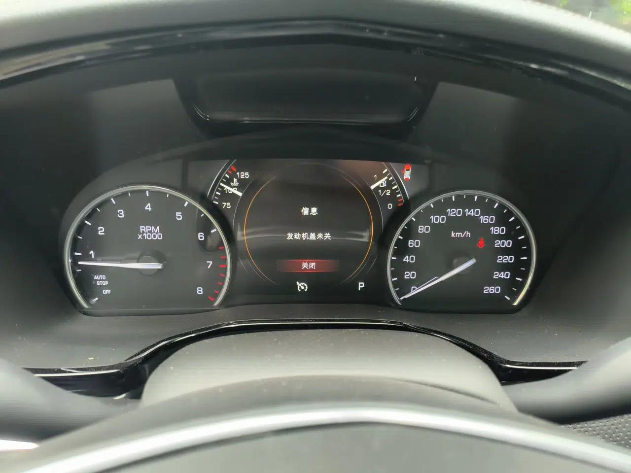 Cadillac XT5 2018 25T Luxury Model — миниатюра 11