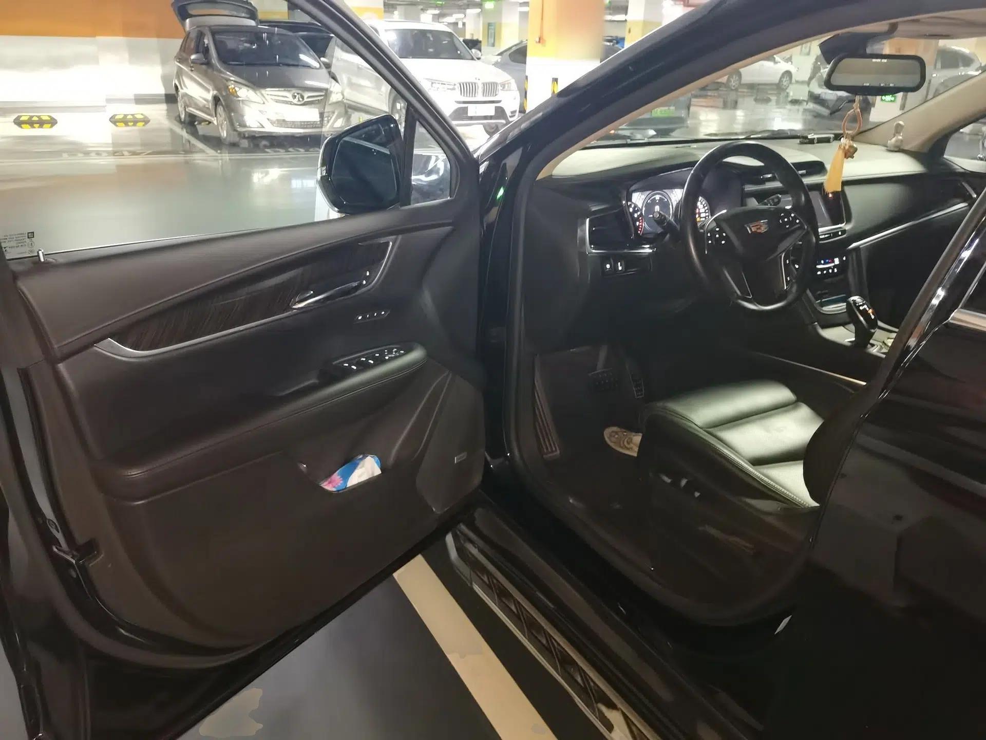 Cadillac XT5 2018 28T Four-Wheel Drive Luxury Model — миниатюра 16