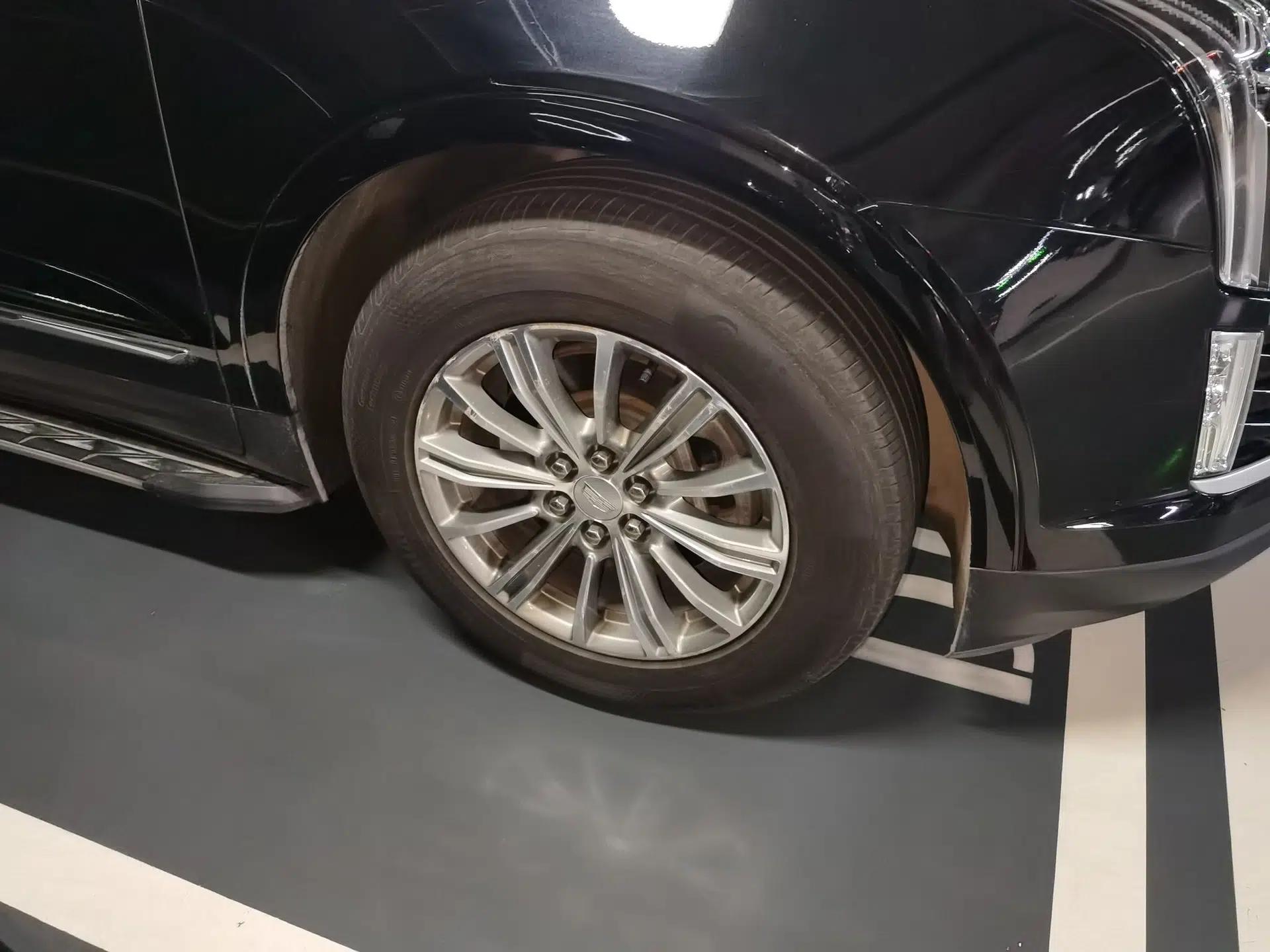 Cadillac XT5 2018 28T Four-Wheel Drive Luxury Model — миниатюра 8