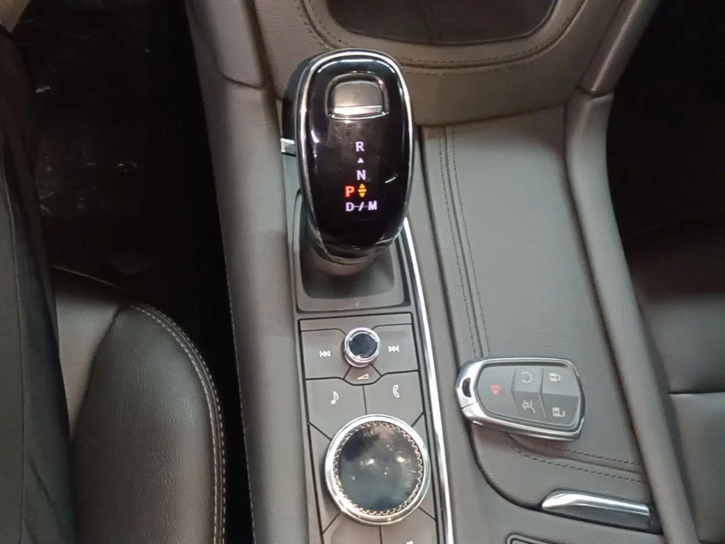 Cadillac XT5 2022 2.0T Two-Wheel Drive Luxury Version — миниатюра 16