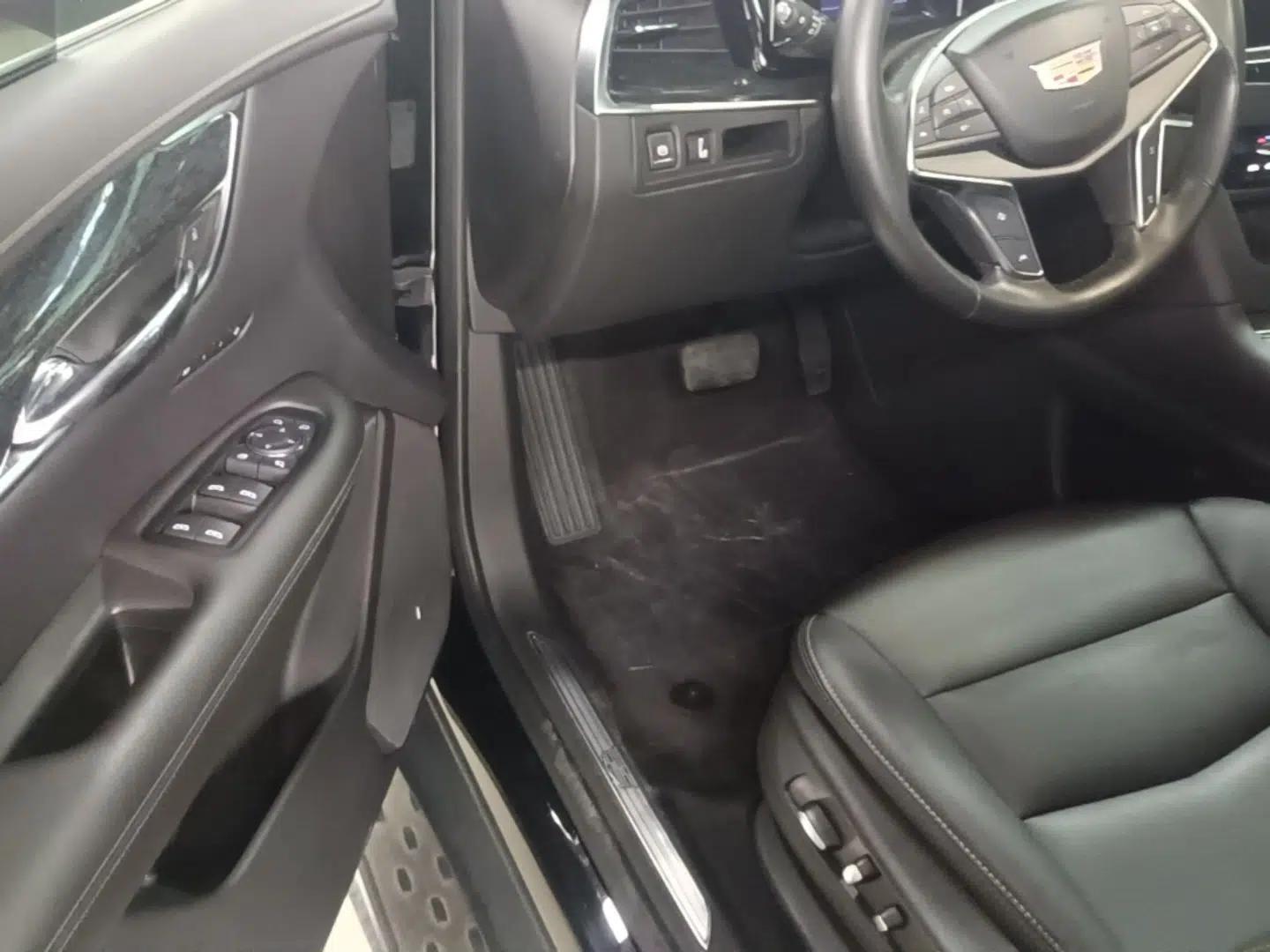 Cadillac XT5 2022 2.0T Two-Wheel Drive Luxury Version — миниатюра 18