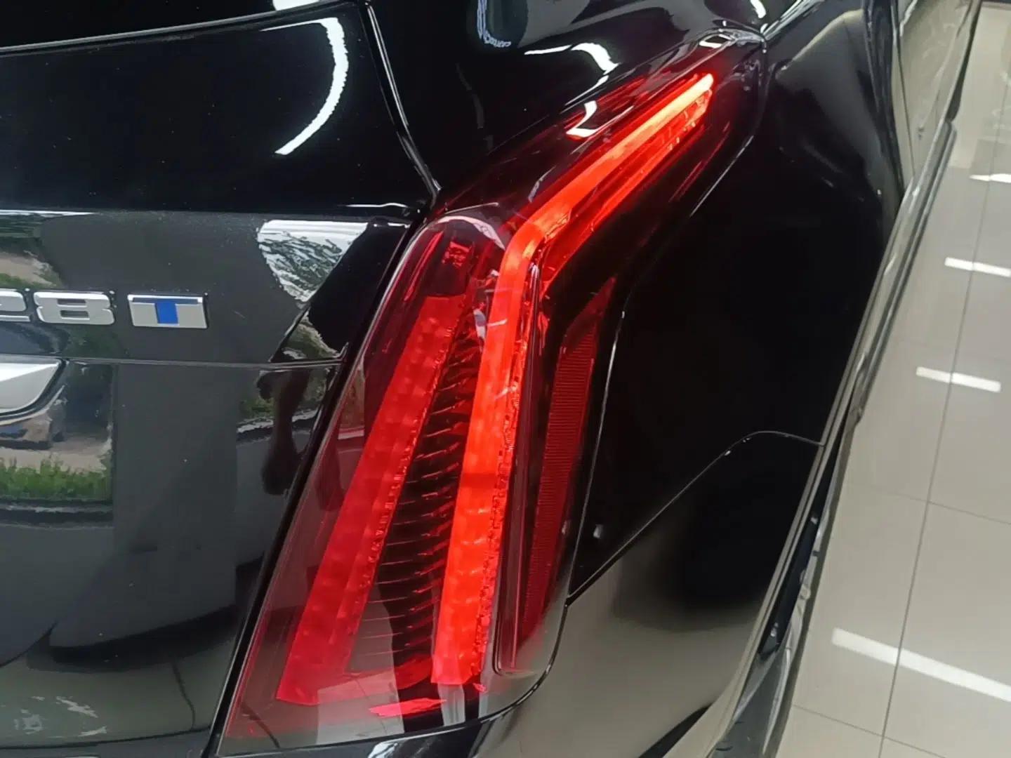 Cadillac XT5 2022 2.0T Two-Wheel Drive Luxury Version — миниатюра 9