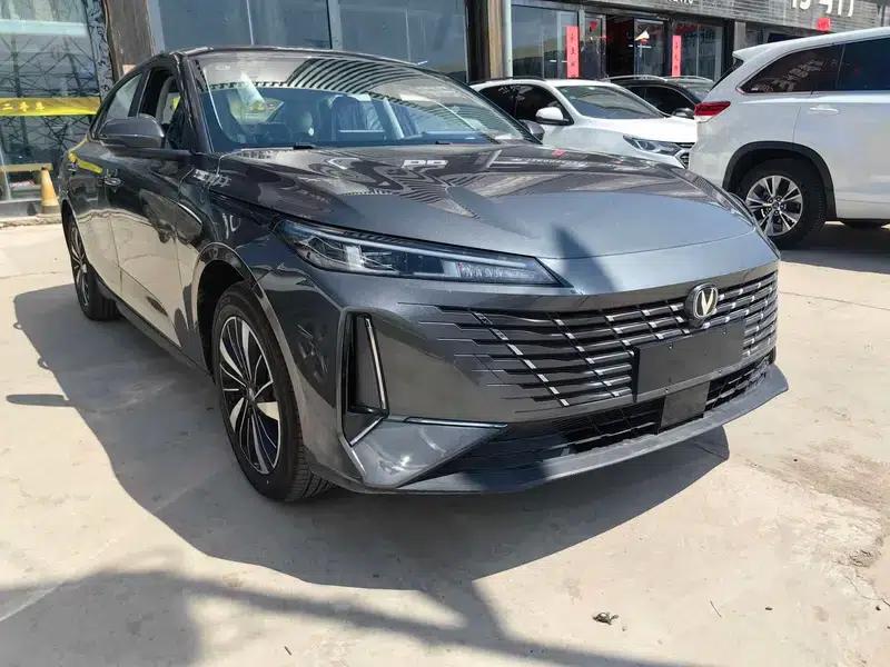 Changan Eado PHEV 2025 Smart Blue Whale 145KM High-Performance Edition — миниатюра 3