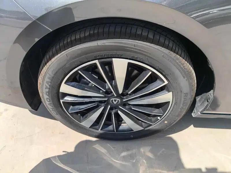 Changan Eado PHEV 2025 Smart Blue Whale 145KM High-Performance Edition — миниатюра 4