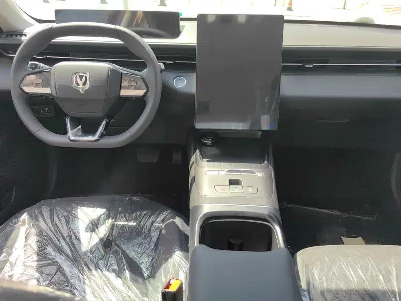 Changan Eado PHEV 2025 Smart Blue Whale 145KM High-Performance Edition — миниатюра 8