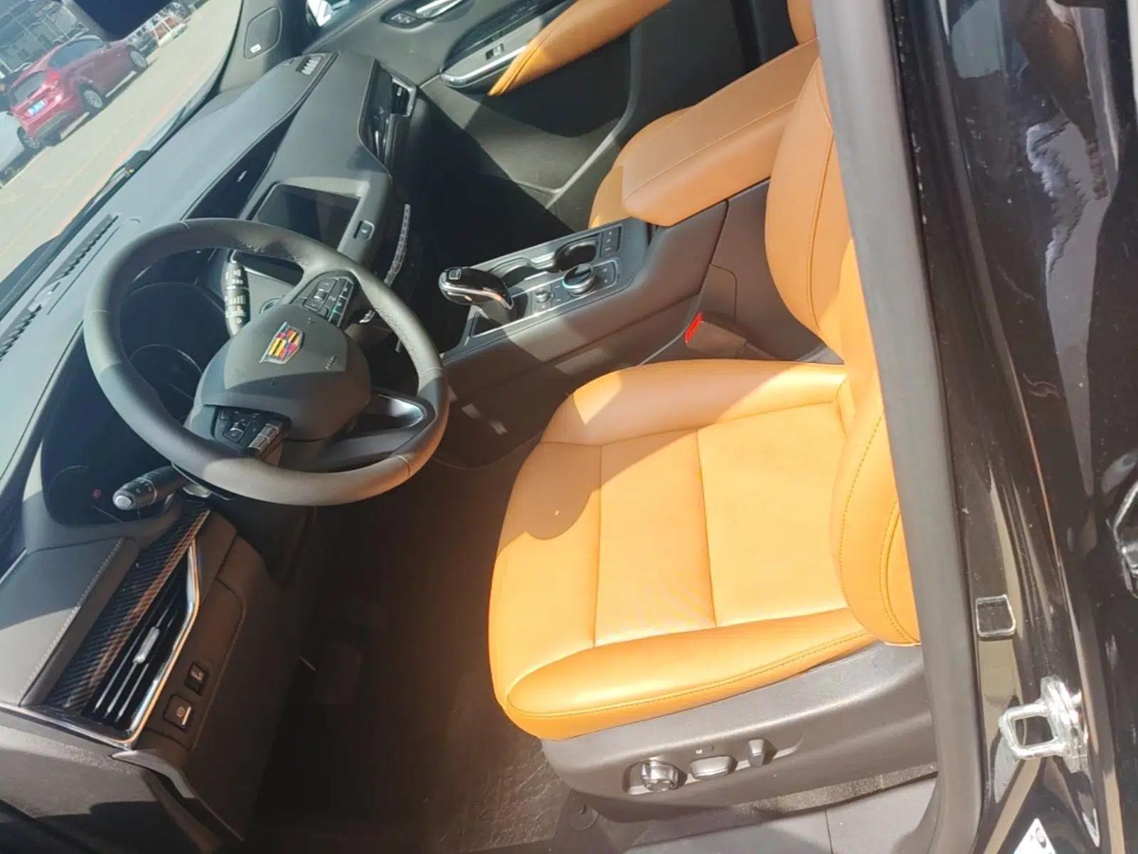 Cadillac XT4 2022 28T Four-Wheel Drive Prestige Version — миниатюра 23