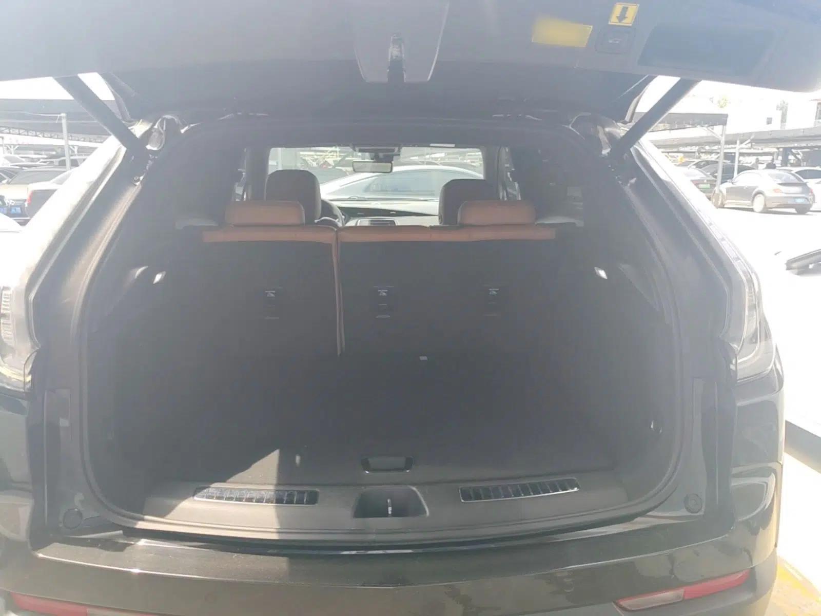 Cadillac XT4 2022 28T Four-Wheel Drive Prestige Version — миниатюра 28